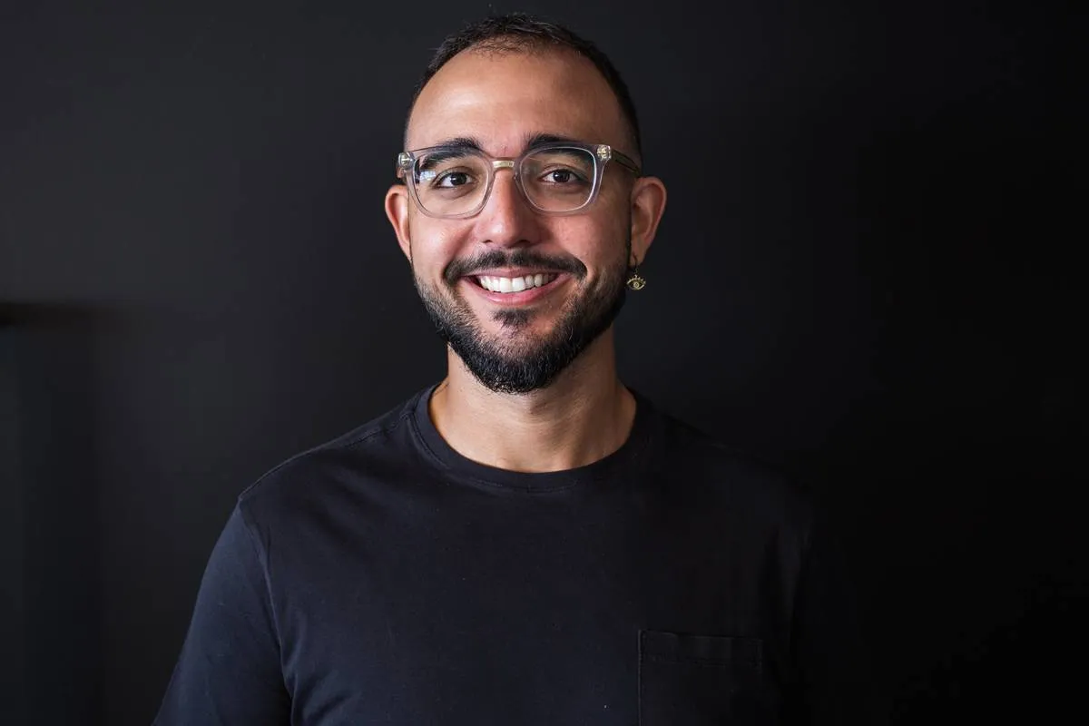 Fenômeno Literário: Obra de Raphael Montes conquista prestigiada lista do The New York Times